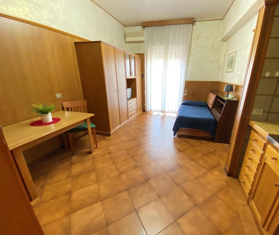 Residence Hotel Valery Monterotondo  Buitenkant foto