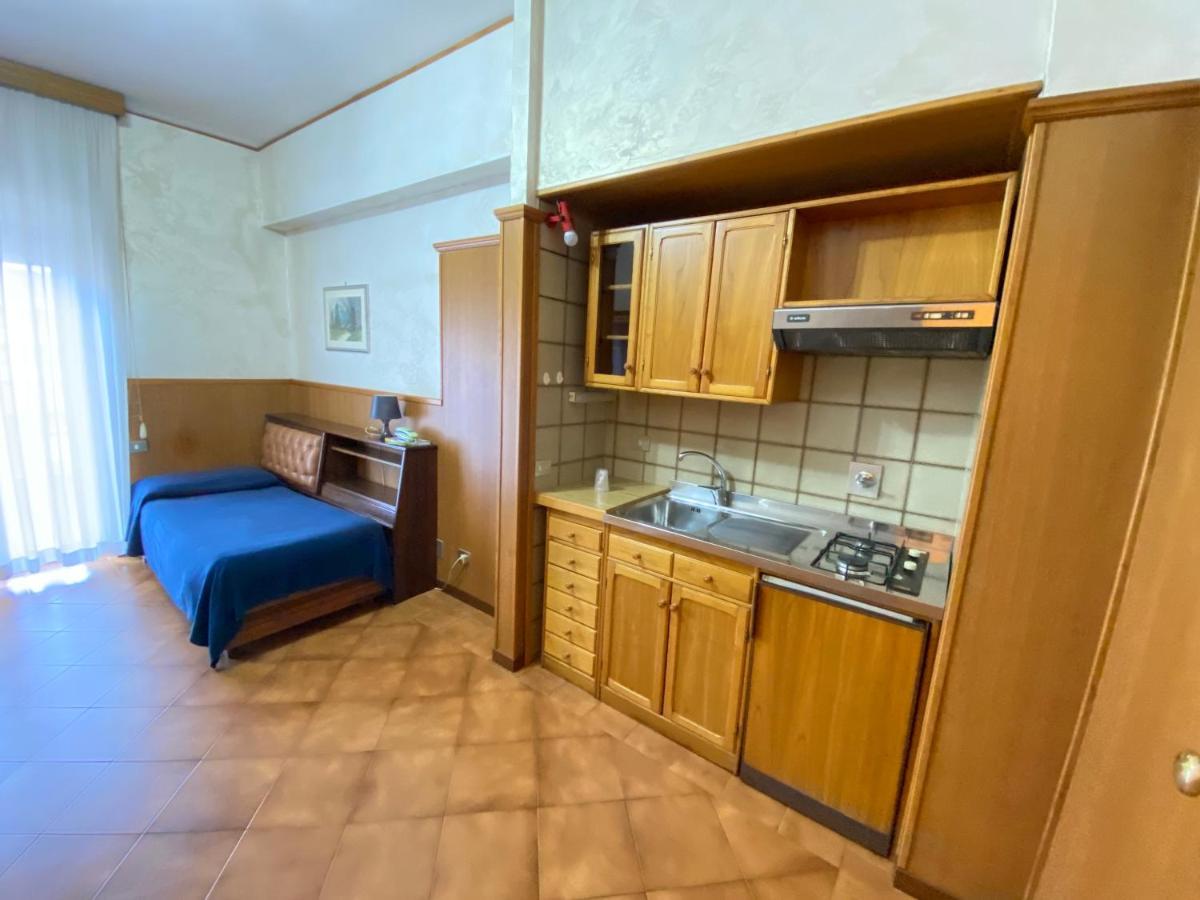 Residence Hotel Valery Monterotondo  Buitenkant foto