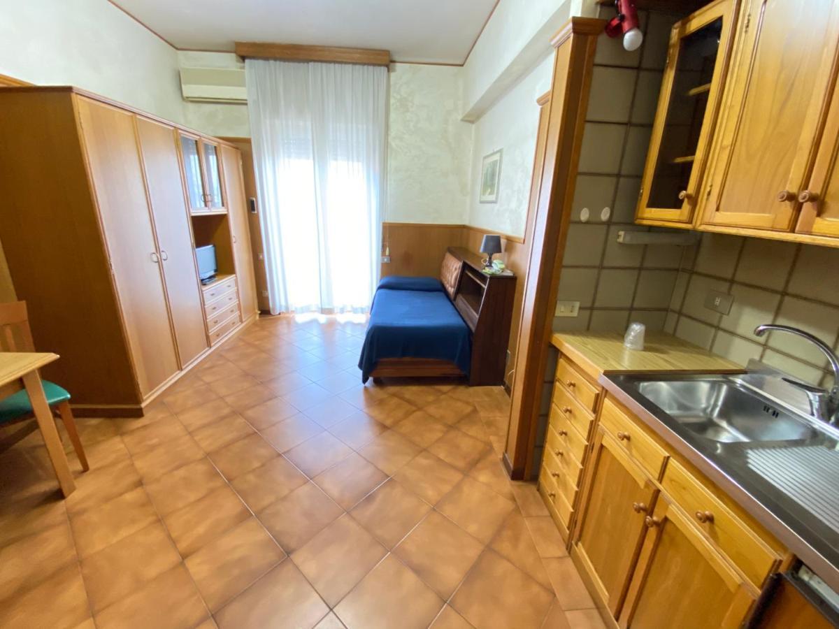 Residence Hotel Valery Monterotondo  Buitenkant foto